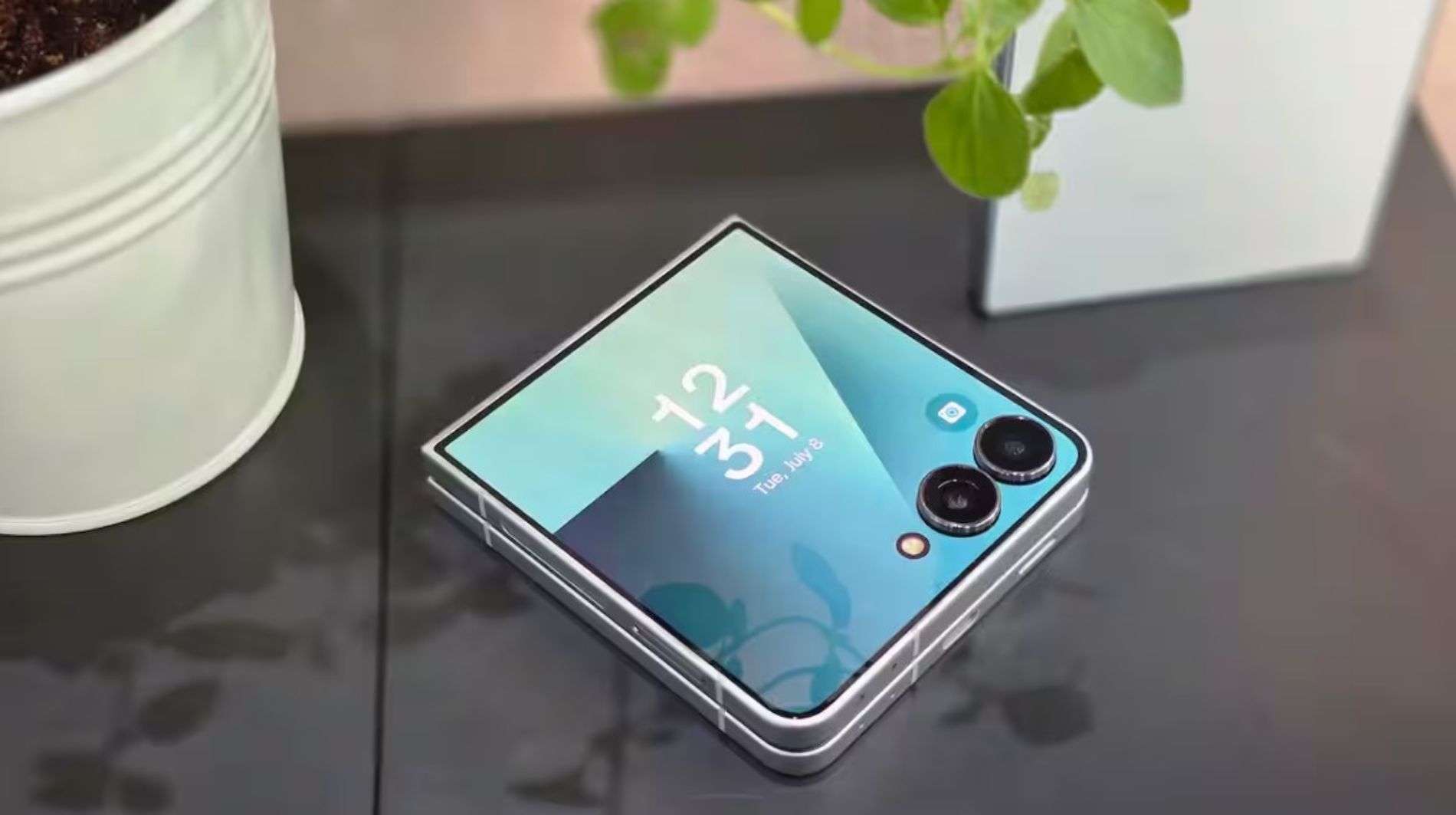 Hình ảnh cho danh mục Chính thức: Z Flip 7 khi nào mở bán tại Việt Nam?